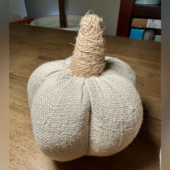 Handmade cream fabric pumpkin, set of 2 - Picture 2 of 6